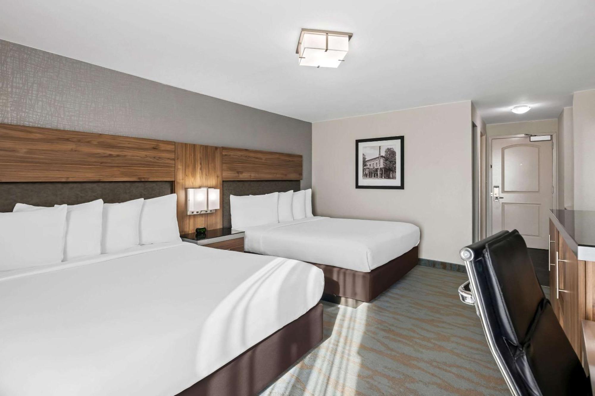 The Penn Stroud, Stroudsburg - Poconos, Ascend Hotel Collection Exterior photo
